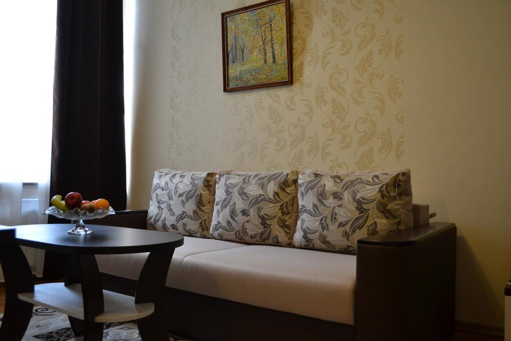 Hotel Star Мукачево Экстерьер фото